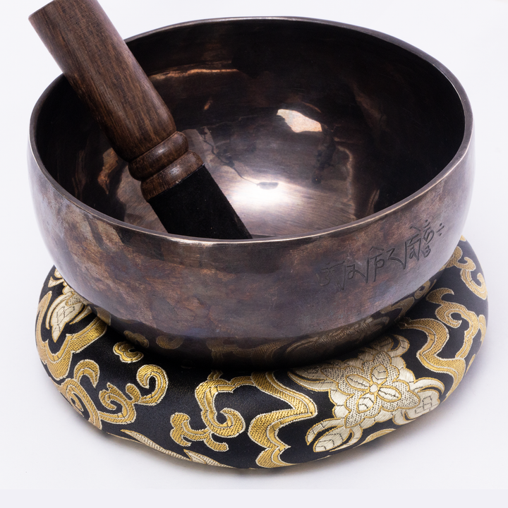 Full Moon - Om Mani Padme Hum Singing Bowl