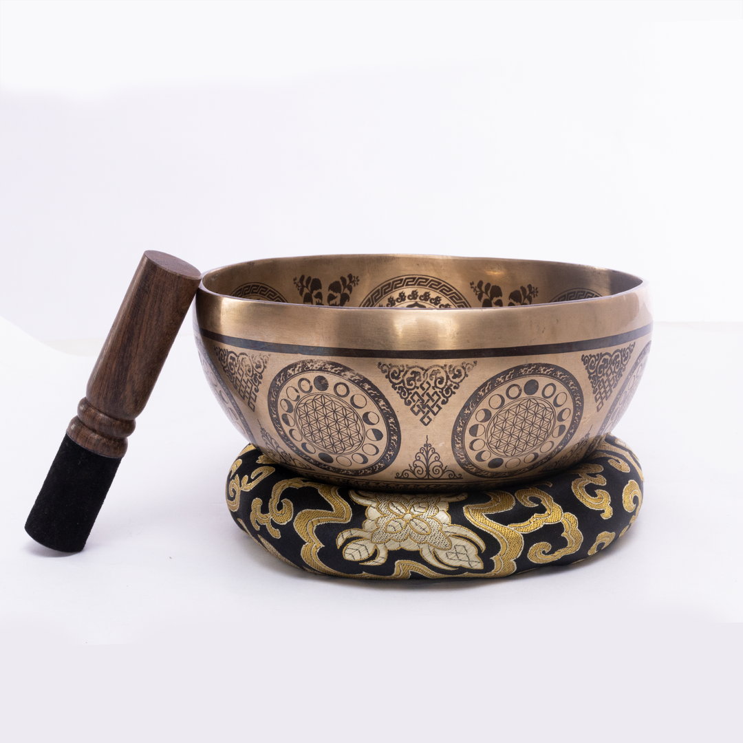 Sweta Mahakala carved singing bowl